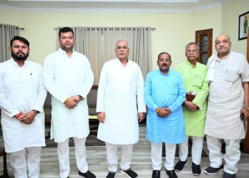 बिरनपुर में दिवंगत 22 वर्षीय युवक के परिवार के सदस्य को दी जाएगी सरकारी नौकरी CM बघेल