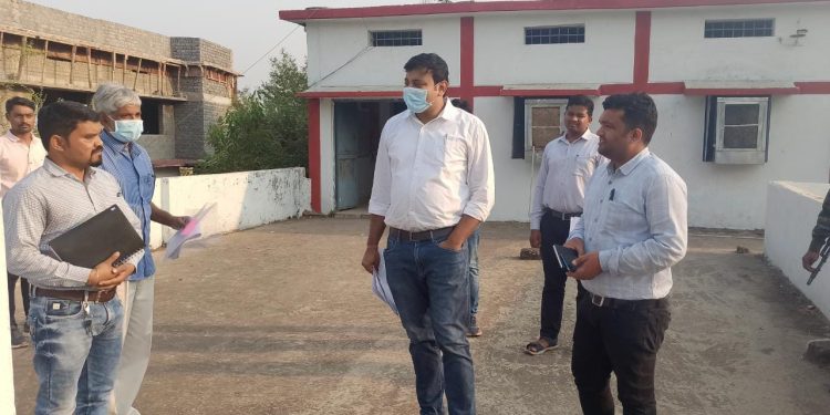 बलौदाबाजार-भाटापारा :- पर्यटकों को रिझाने बालसमुंद तालाब में जल्द ही मिलेंगी बोटिंग की सुविधा, बड़े पैमाने पर किया जा रहा सौंदर्यीकरण का कार्य कलेक्टर ने पलारी पहुँचकर विभिन्न शासकीय कार्यलयों का किया आकस्मिक निरीक्षण, जनपद पंचायत कार्यालय में नये सभागार निर्माण कार्य को दी स्वीकृति