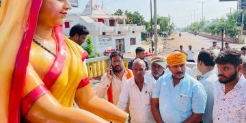 भक्त माता कर्मा चौक में माता की मूर्ति खंडित, नाराज सर्व समाज ने बेमेतरा कलेक्टर को सौंपा ज्ञापन