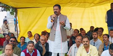 भाटापारा: अवैध शराब को लेकर आज से विधायक का अनिश्चित कालीन धरना