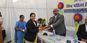 विश्व महिला दिवस पर जिला न्यायालय बेमेतरा में जिला न्यायाधीश द्वारा सम्मान कार्यक्रम का आयोजन