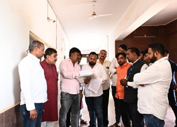 श्रीराम मंदिर ट्रस्ट के सदस्यों ने किया कलेक्टर से मुलाकात