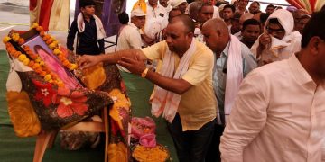 मुड़पार (संडी) में स्व. लीलावती साहू जी के दशगात्र (श्रद्धांजली ) कार्यक्रम में सम्मिलित हुवे जिला साहू संघ के अध्यक्ष सुनील साहू