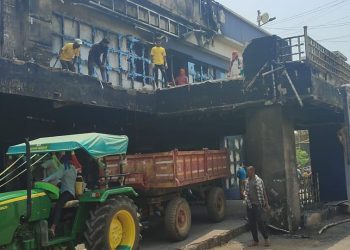 बलौदाबाजार: रेस्टोरेशन कार्य का जायजा लेने देर रात कलेक्टोरेट पहुंचे कलेक्टर -एसपी