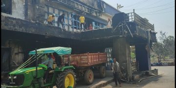 बलौदाबाजार: रेस्टोरेशन कार्य का जायजा लेने देर रात कलेक्टोरेट पहुंचे कलेक्टर -एसपी