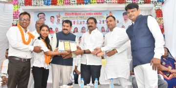 भाटापारा: नगर साहू समाज भाटापारा द्वारा  आयोजित प्रतिभा सम्मान समारोह एवं दीवाली मिलन  समारोह में  विधायक इन्द्र साव हुए शामिल