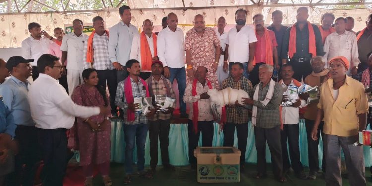 विकसित क़ृषि संकल्प अभियान :सिमगा के किसानों क़ो दी गई उन्नत क़ृषि की जानकारी