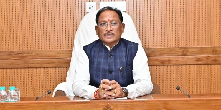 रायपुर: मुख्यमंत्री  विष्णु देव साय की अध्यक्षता में विधानसभा स्थित उनके प्रतिकक्ष में आयोजित कैबिनेट बैठक में कई महत्वपूर्ण निर्णय लिए गए